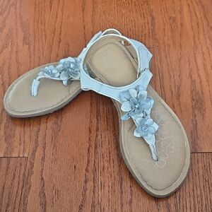 b.o.c. White Floral Kids Sandals